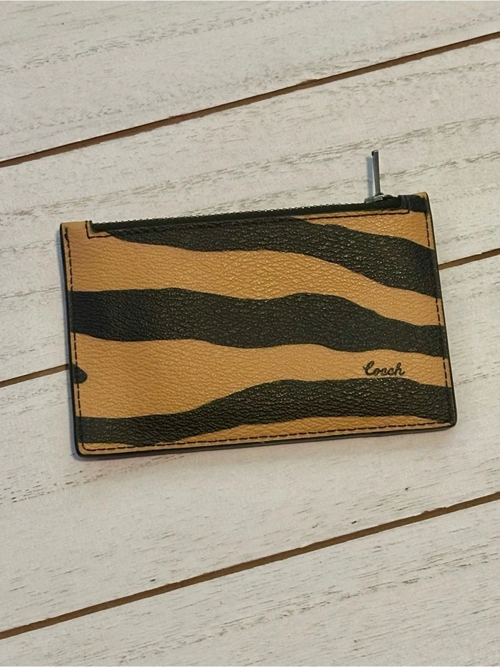 COACH Zip Card Case With Tiger Print • Credit Card Holder